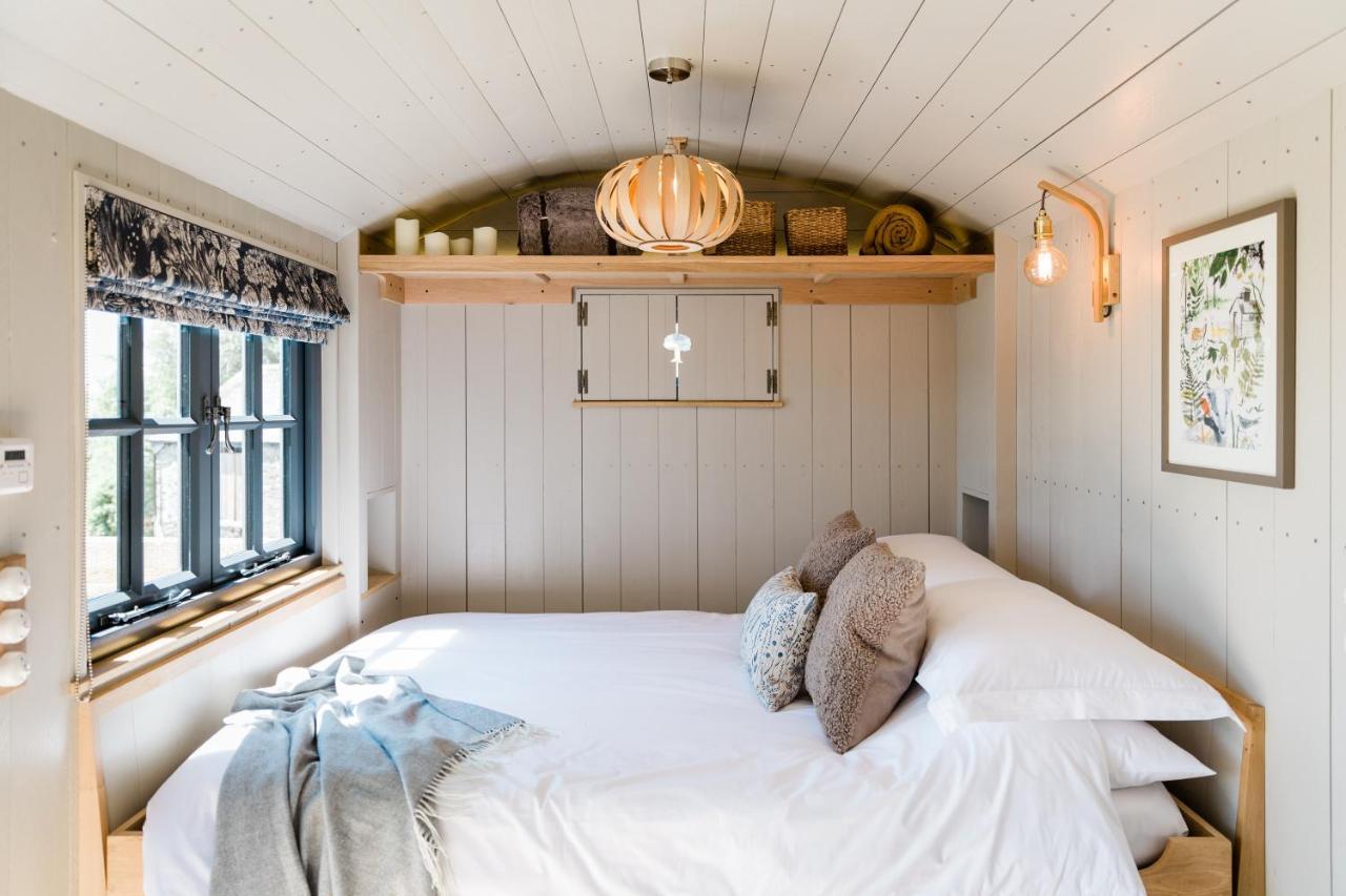 Boutique Cornish Shepherd'S Hut With Hot Tub Launceston Exterior foto